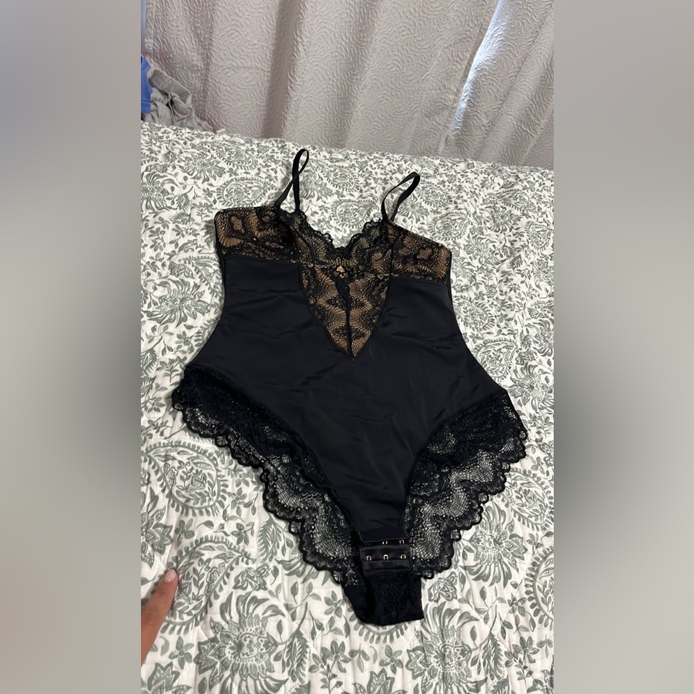 PIINSY Sculpting Lace Shapesuit Black NEW WITH TAGS